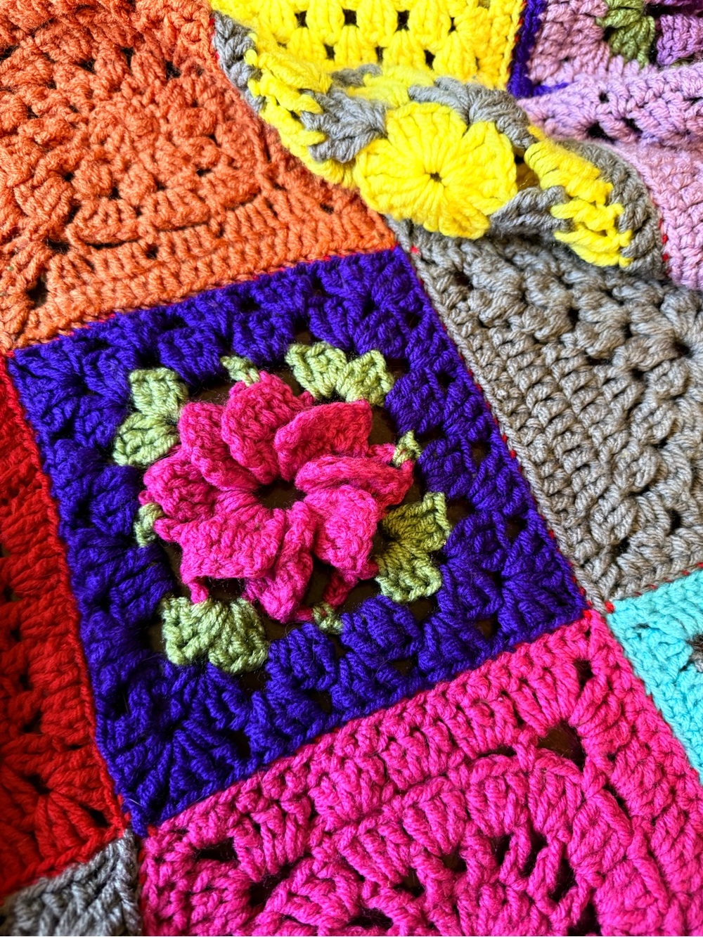 Vintage Handmade Crochet Afghan Blanket 3D Rose Granny Square Throw 60”L X 45”W - Picture 3 of 7